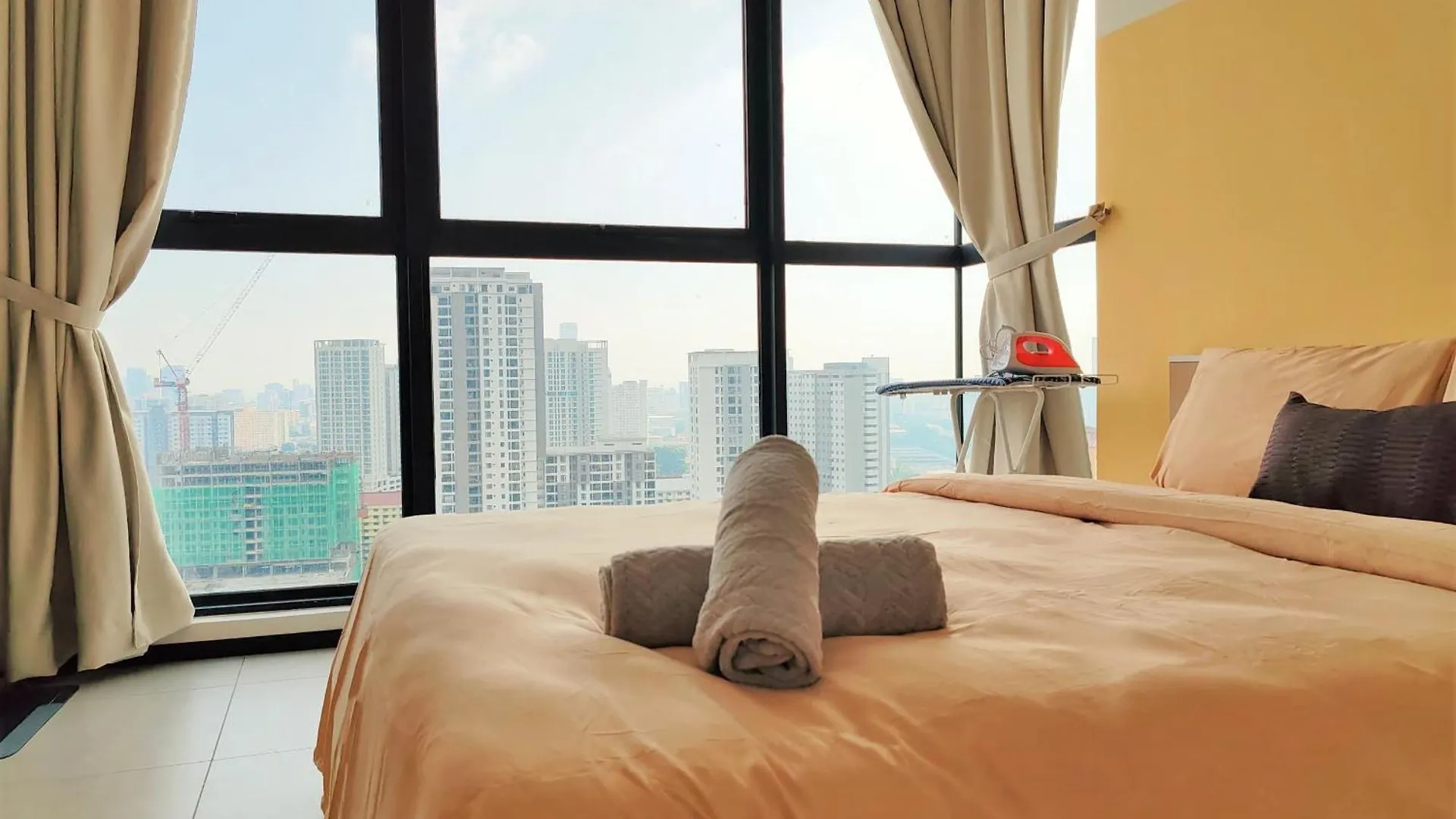 Sunlit Minimalist Suite, 7 Pax At Urban Suites Georgetown By Superstay Jelutong