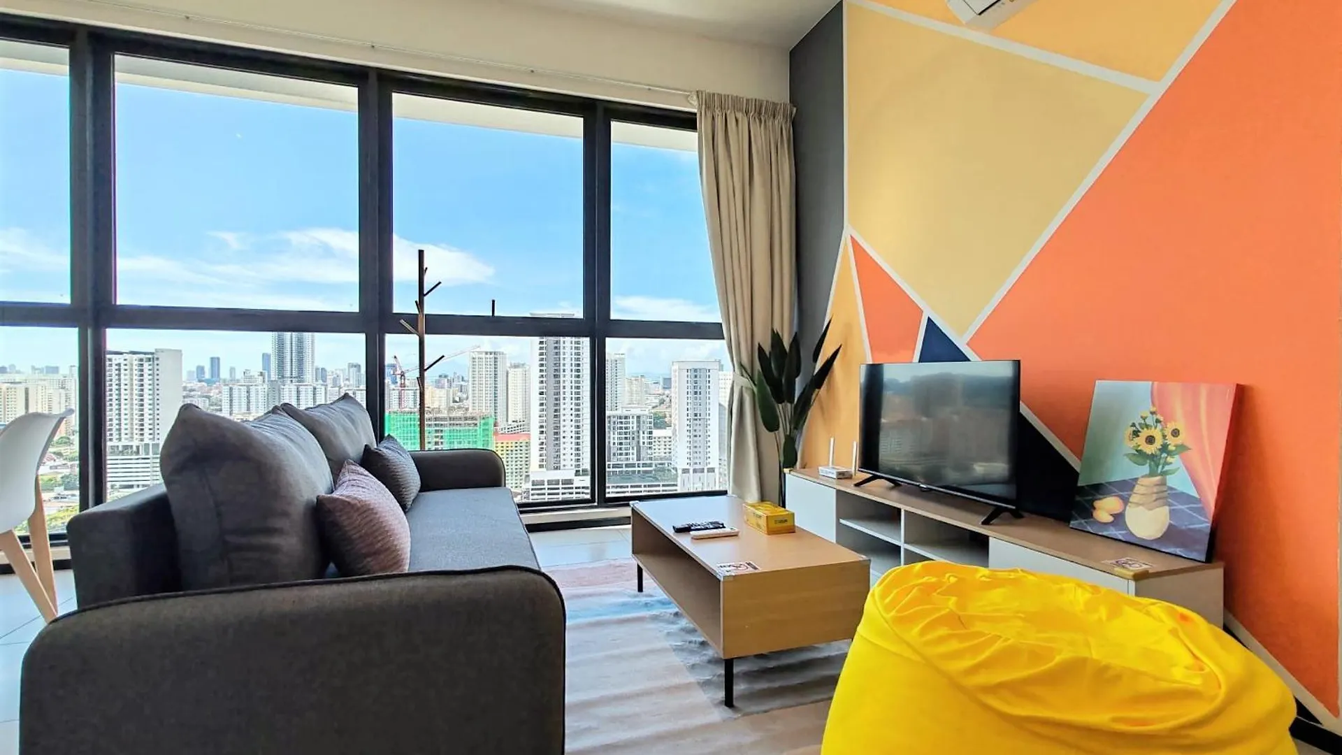 Sunlit Minimalist Suite, 7 Pax At Urban Suites Georgetown By Superstay Jelutong Apartament